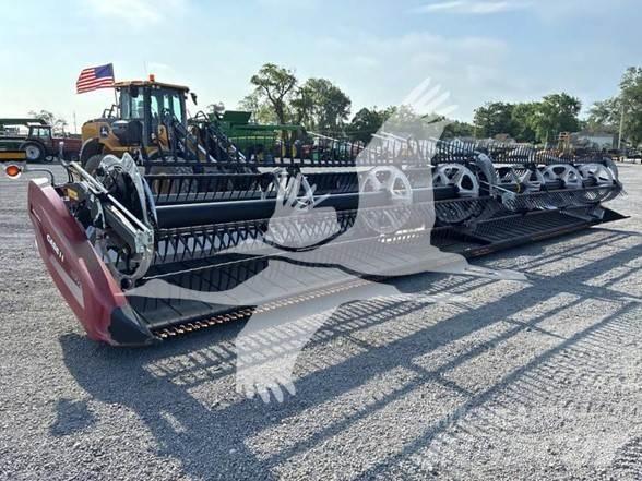 MAC DON FD235 Combine harvester heads