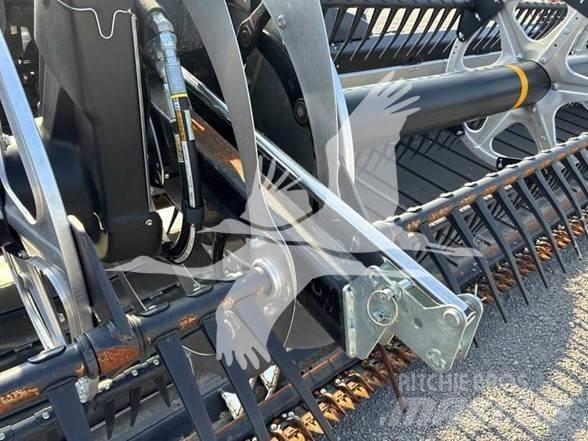 MAC DON FD235 Combine harvester heads
