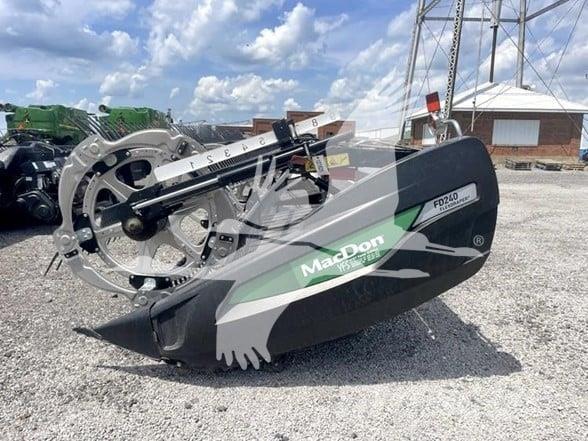 MAC DON FD240 Combine harvester heads