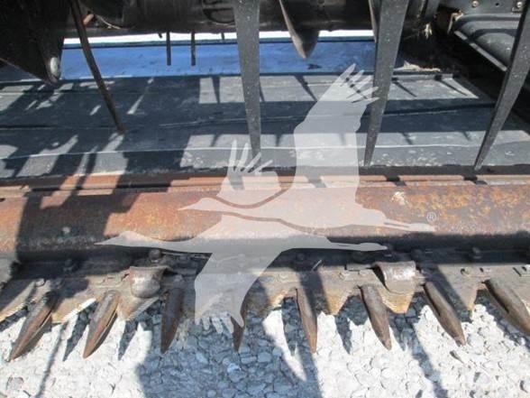 MAC DON FD70 Combine harvester heads