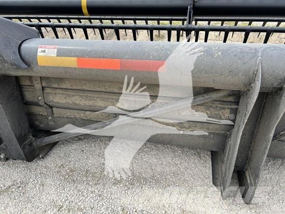 MAC DON FD70 Combine harvester heads