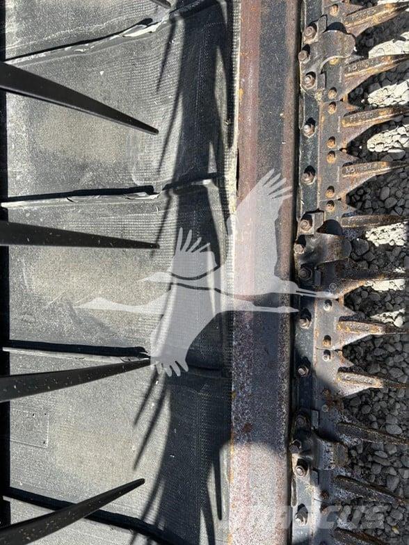 MAC DON FD70 Combine harvester heads