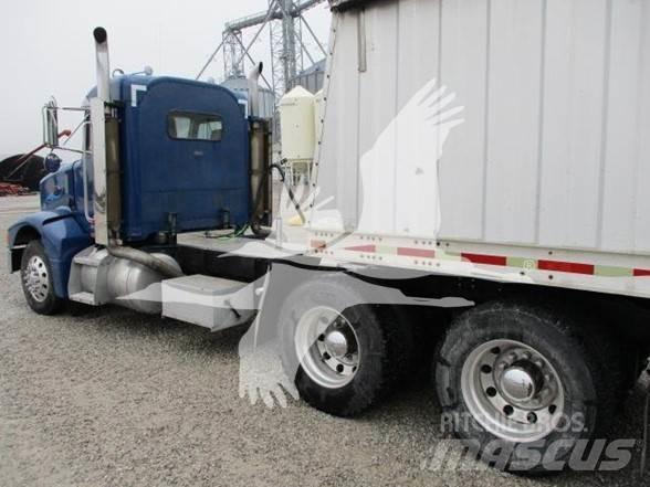 Peterbilt 385 Prime Movers