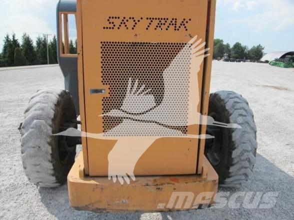 SkyTrak 8042 Telescopic handlers