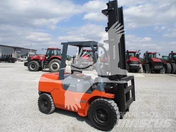 Toyota 7FDU45 Diesel trucks