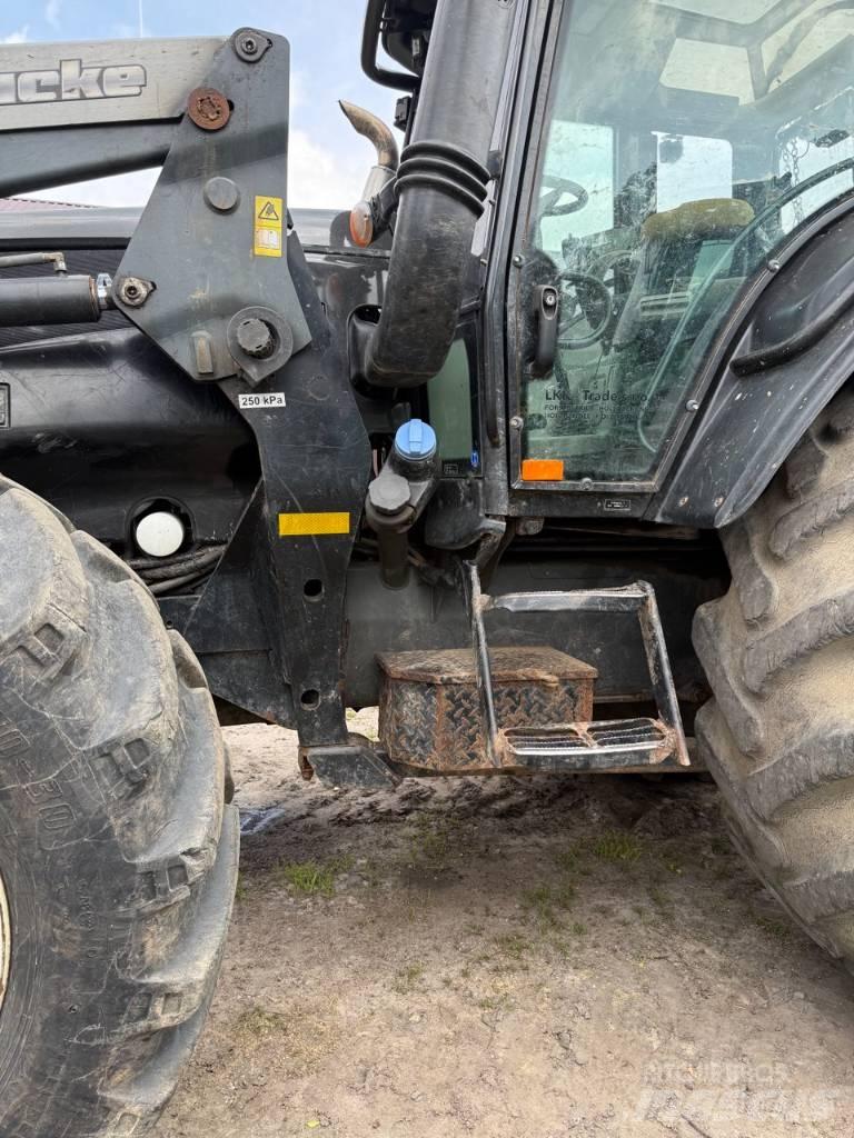 Valtra + KRONOS T 193 Tractors