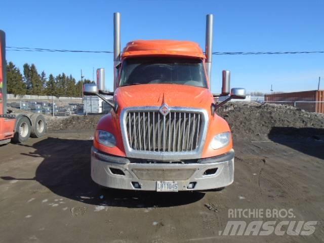 International LT 625 Prime Movers