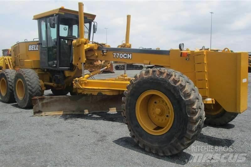 Bell 770CH Graders