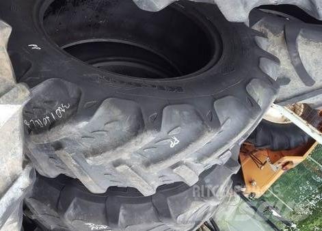  Pneu 13.6R28 Tyres, wheels and rims