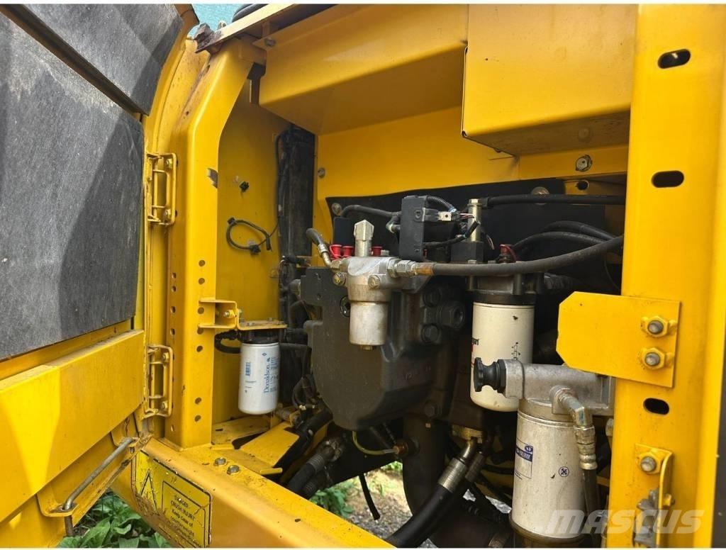 Komatsu PC 210 LC-11 Crawler excavators