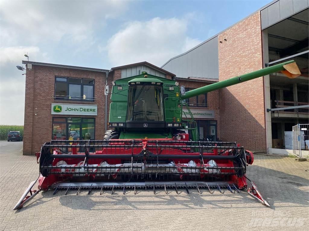 John Deere 2266 Combine harvesters