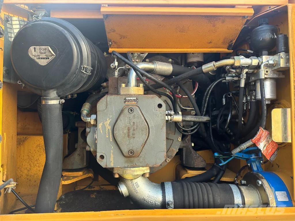 Liebherr A900 C Wheeled excavators