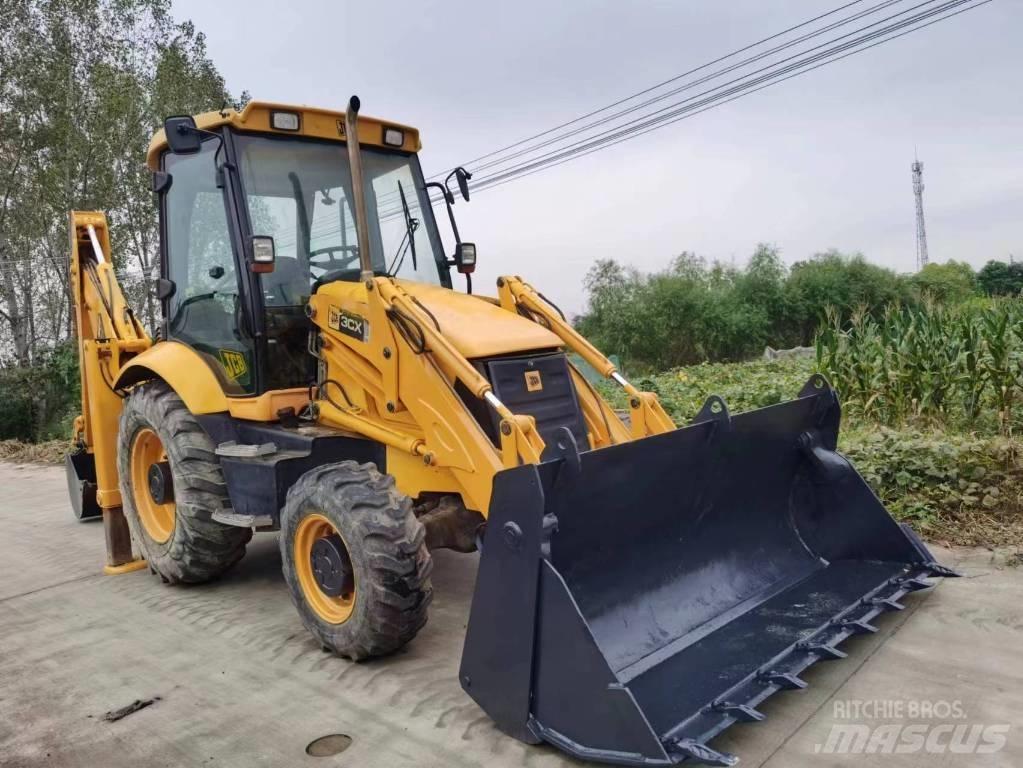 JCB 3 CX Backhoe