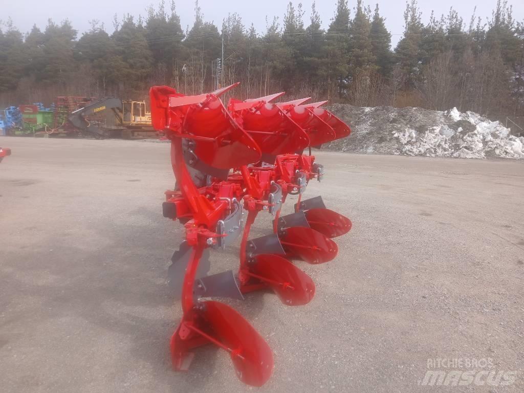 Unia Vario 4S Reversible ploughs