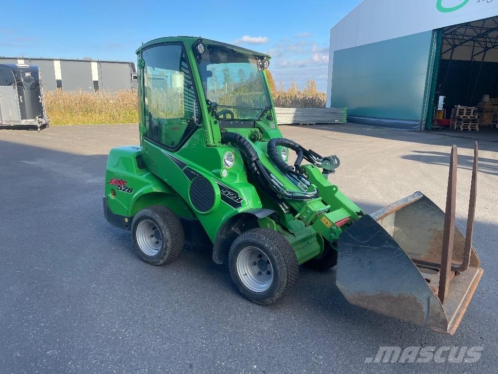 Avant 528 Multi-purpose loaders