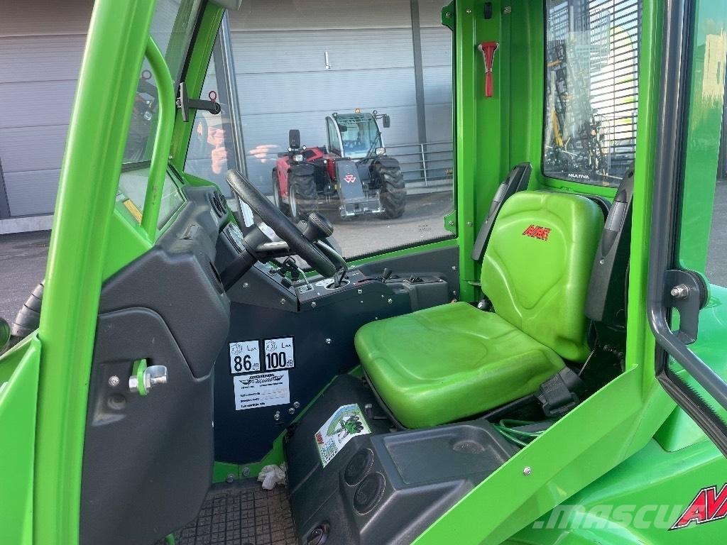 Avant 528 Multi-purpose loaders