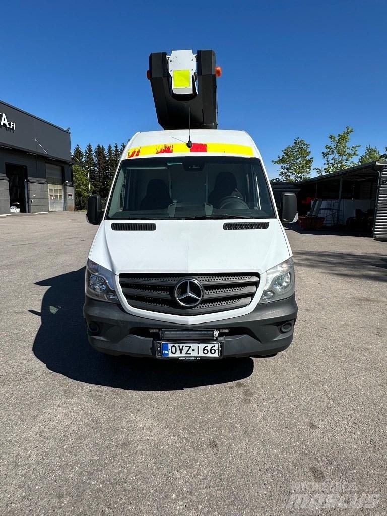 VERSALIFT VDT-170-F Truck mounted platforms
