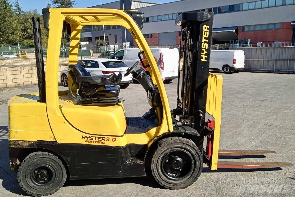 Hyster H 30 FT Diesel trucks