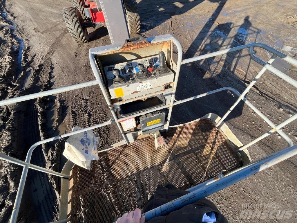 Manitou 200 ATJ Articulated boom lifts