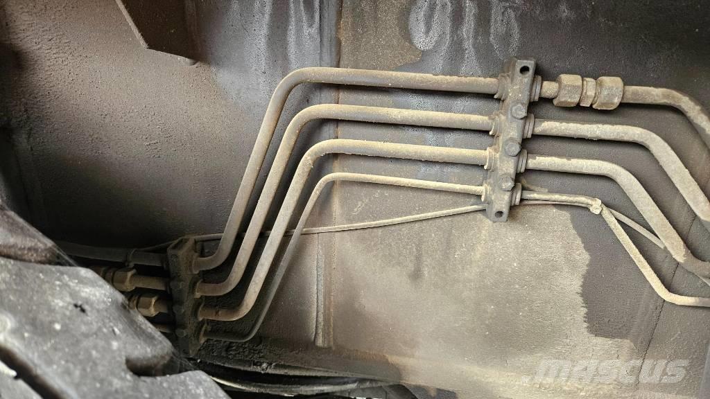 Kato SR 250 Rough terrain cranes