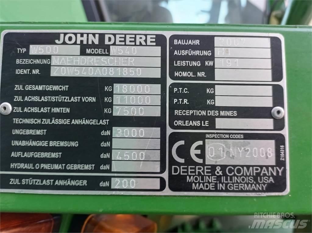 John Deere W540 Combine harvesters