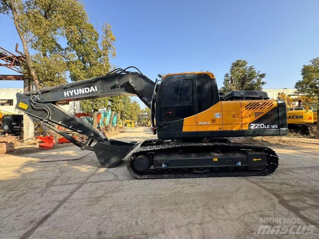 Hyundai 220LC-9S Crawler excavators