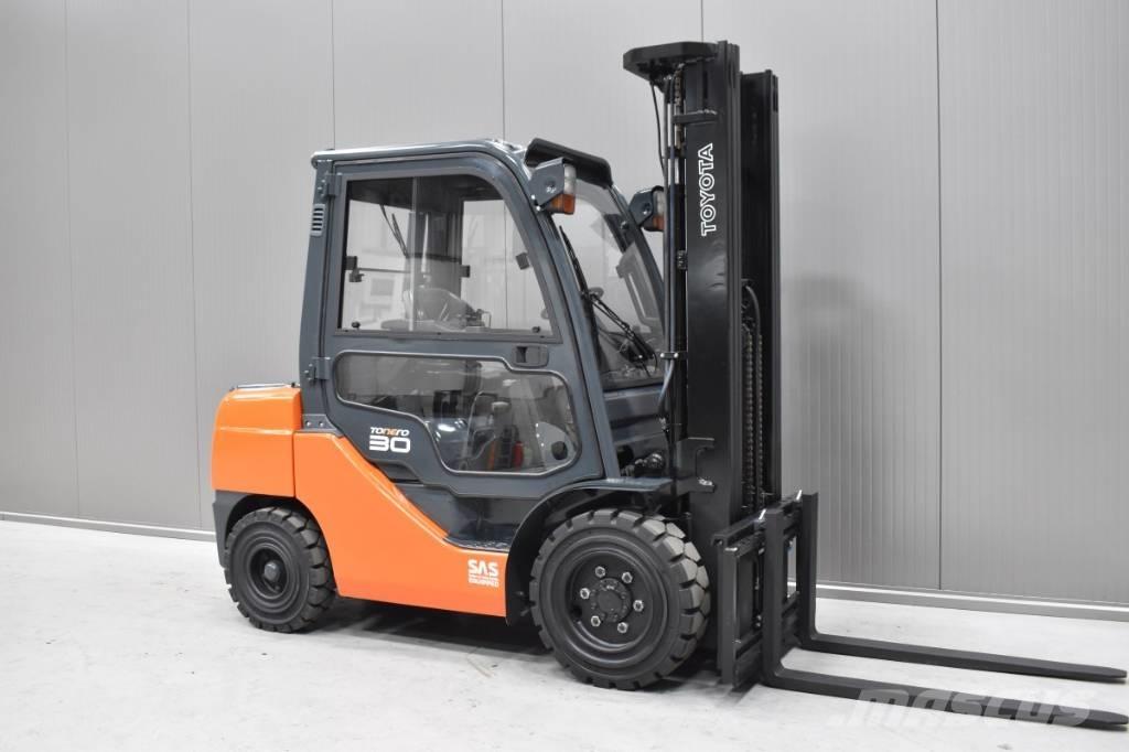 Toyota 06-8FD30F Diesel trucks