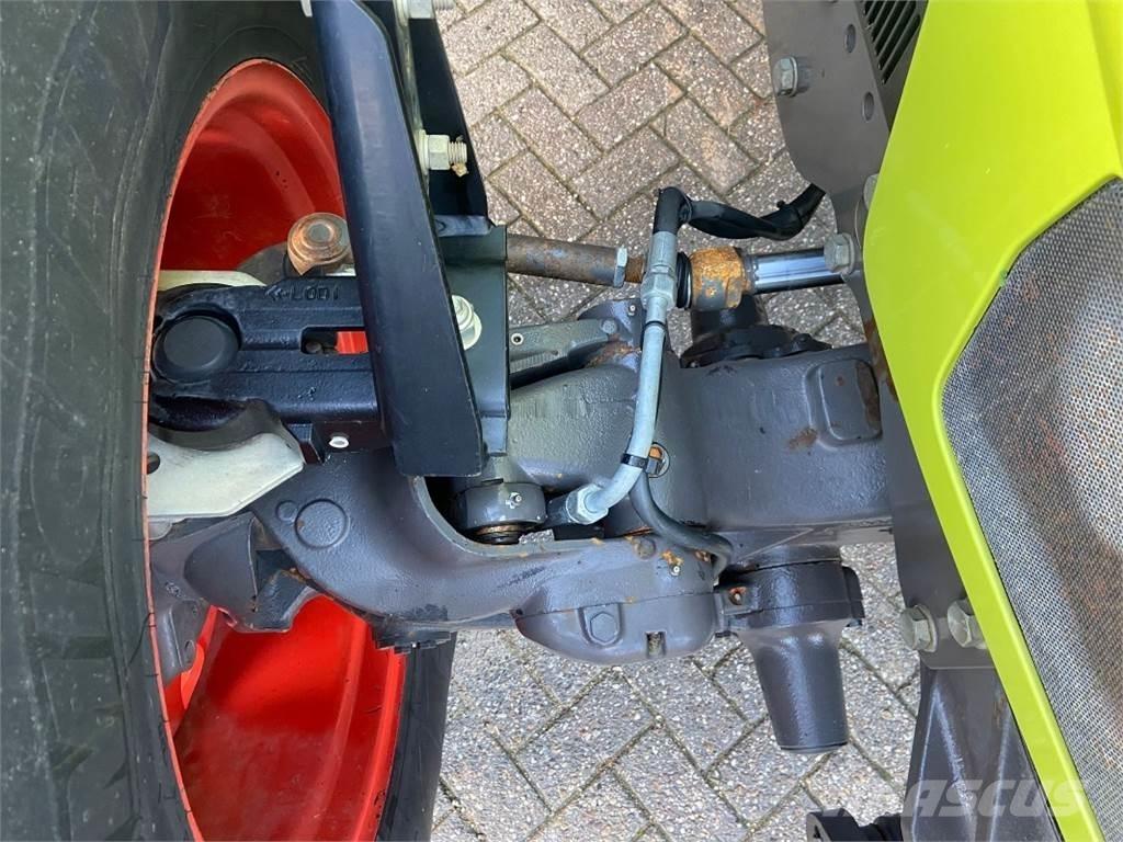 CLAAS Arion 640 Tractors