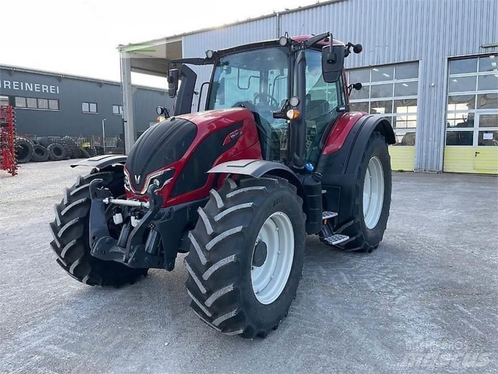 Valtra n155 Tractors