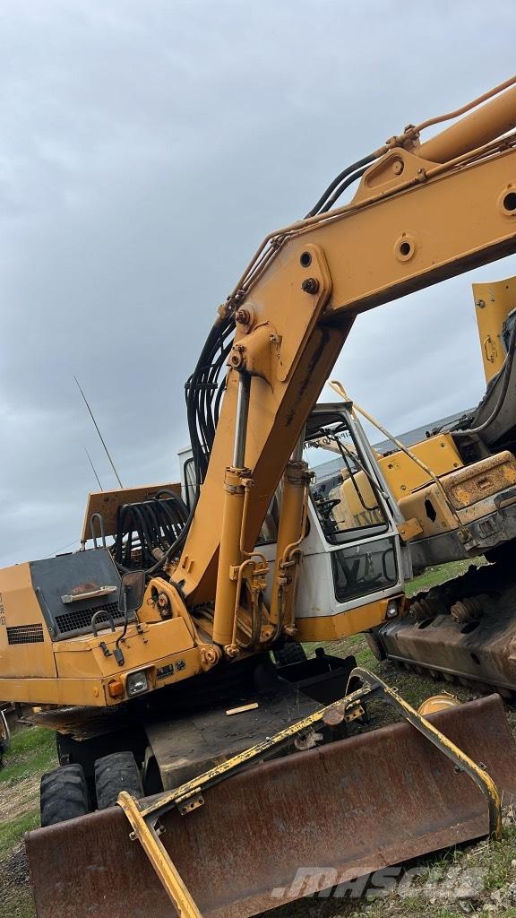 Liebherr A 922 Tracks, chains and undercarriage