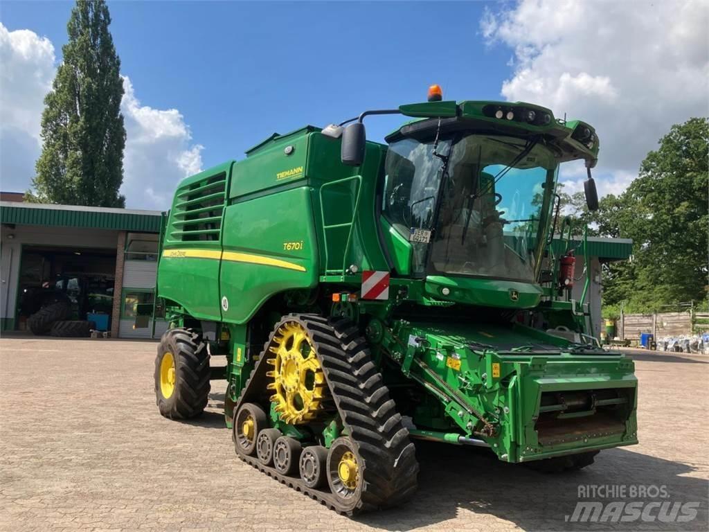 John Deere T670 Combine harvesters