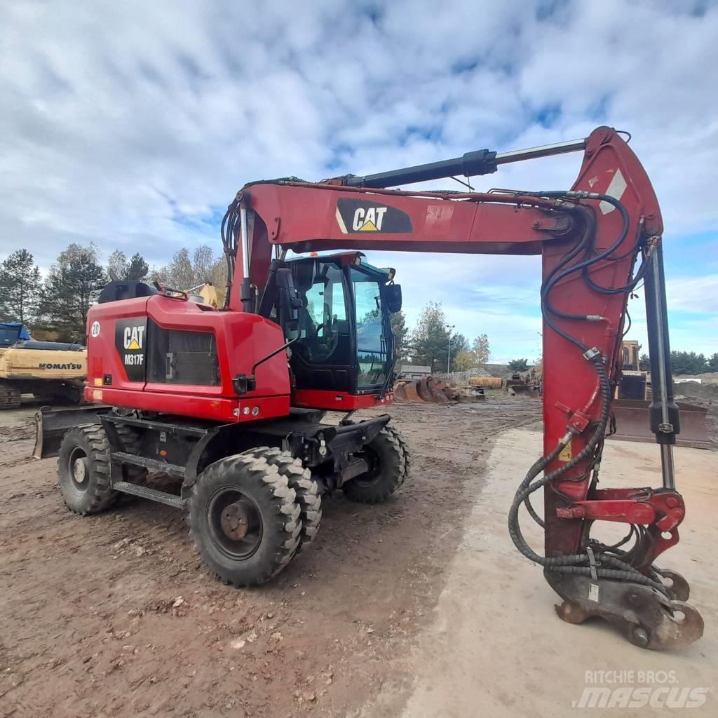 CAT M317 Wheeled excavators