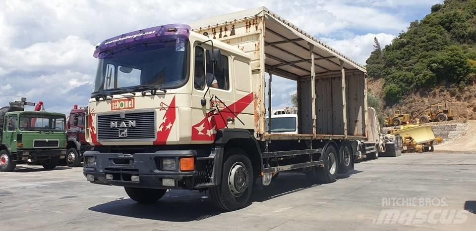 MAN 26.422 Curtain sider trucks