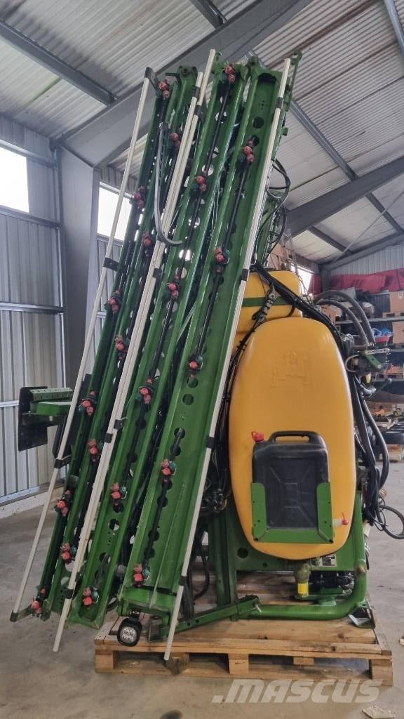 Amazone UF 1200 Mounted sprayers