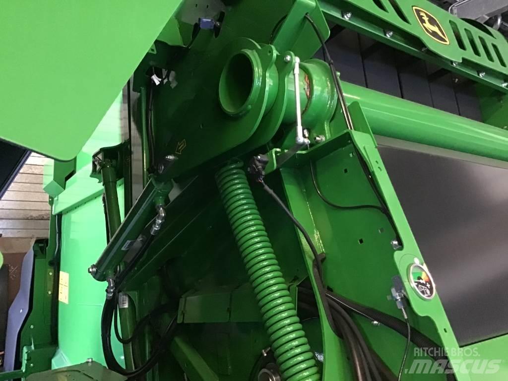 John Deere V461M Round balers