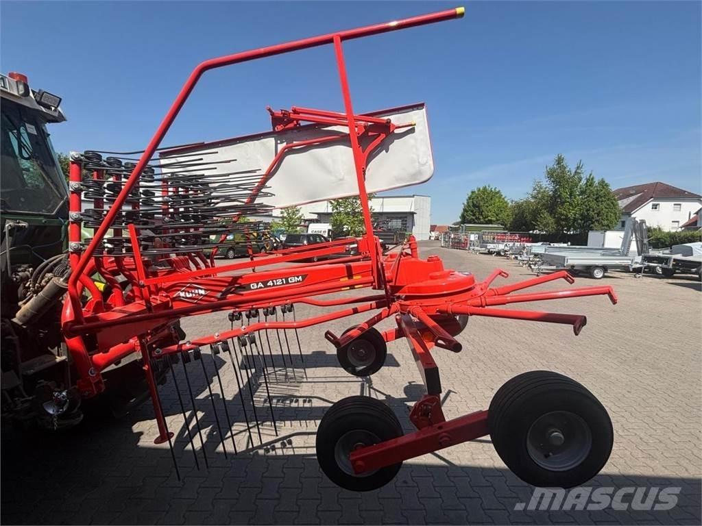 Kuhn GA4121GM Windrowers