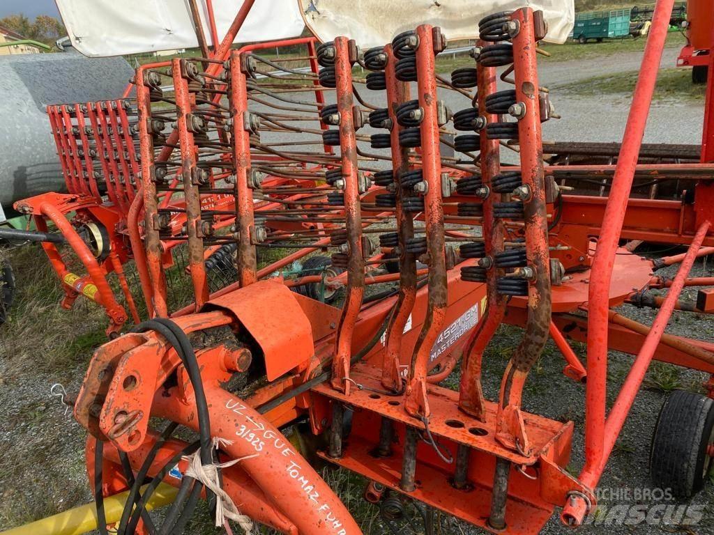 Kuhn GA 4521 GM Windrowers