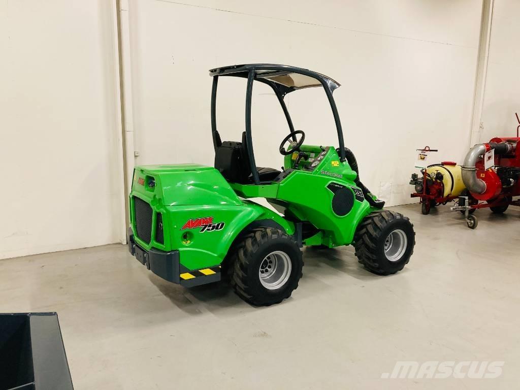 Avant 750 Mini loaders