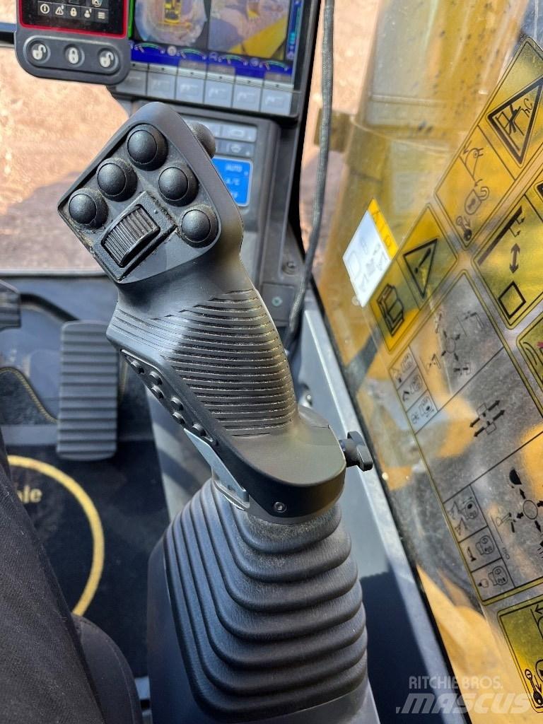 Komatsu HB 365LC-3E0 Crawler excavators