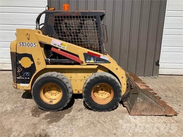 CAT 228 Skid steer loaders