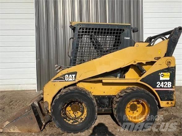 CAT 242B Skid steer loaders