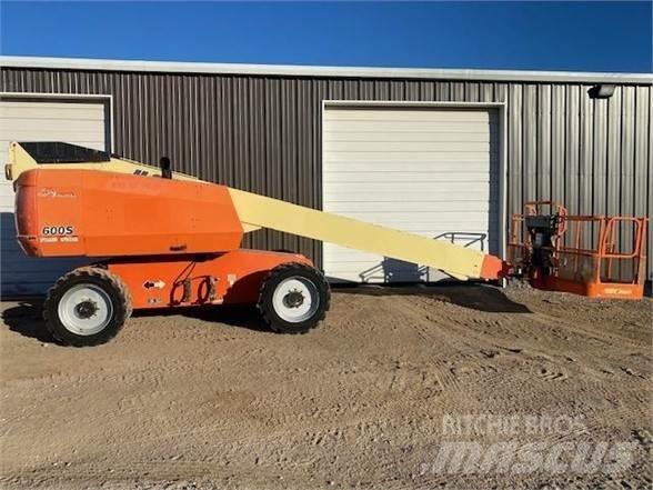 JLG 600S Telescopic boom lifts