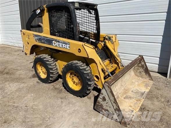 John Deere 317 Skid steer loaders