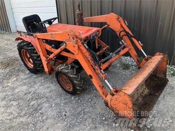 Kubota B7100 Tractors
