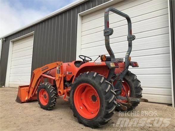 Kubota L3200 Tractors