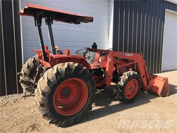 Kubota M4700 Tractors