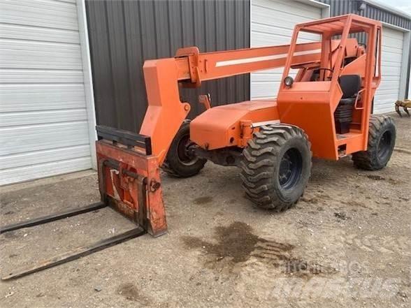 SkyTrak 5028 Telescopic handlers