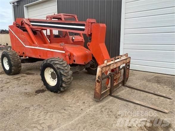 SkyTrak 5028 Telescopic handlers