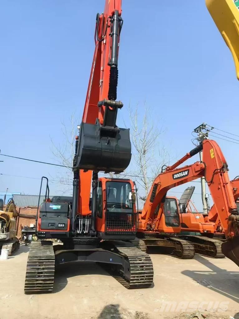 Doosan DX 225 LC Crawler excavators