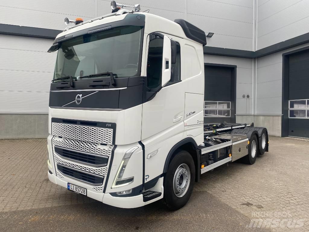 Volvo FH 540 Hook lift trucks